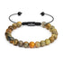 Achat Armband mit 8 mm Natursteinperlen in Gold-Grau auf weißem Hintergrund – stilvoll & klassisch von UNIQAL